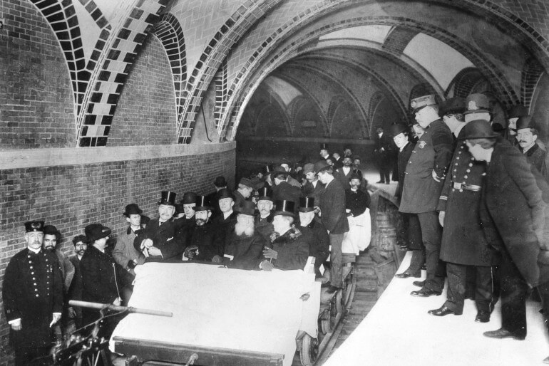 27/10/1904: Εγκαινιάζεται ο υπόγειος σιδηρόδρομος της Νέας Υόρκης.